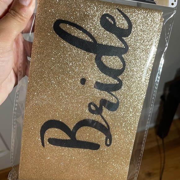 Bride arrive Sash - Picture 4 of 4